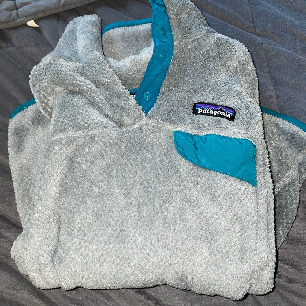 Teal Patagonia Sweatshirt
